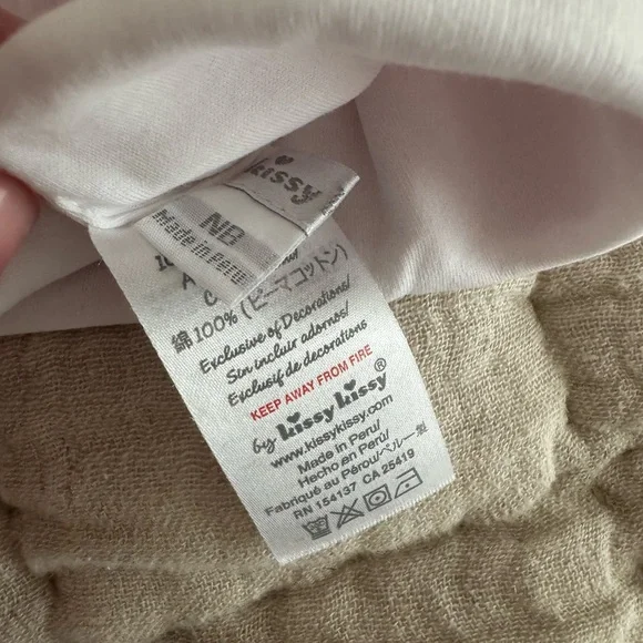 Kissy Kissy newborn hat - Picture 3 of 3